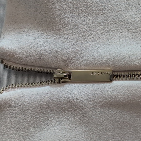 Calvin Klein Cream Ruffle Dress with Tie Size 2 - Picture 8 of 8